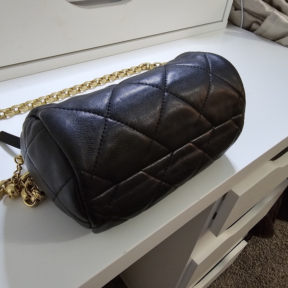 *SOLD*Chanel Messenger Lambskin Pearl Chain Mint Condition w Box - Picture 4 of 6